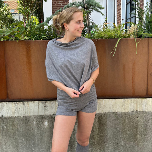 Neat ponchovest - kommer 4. juni