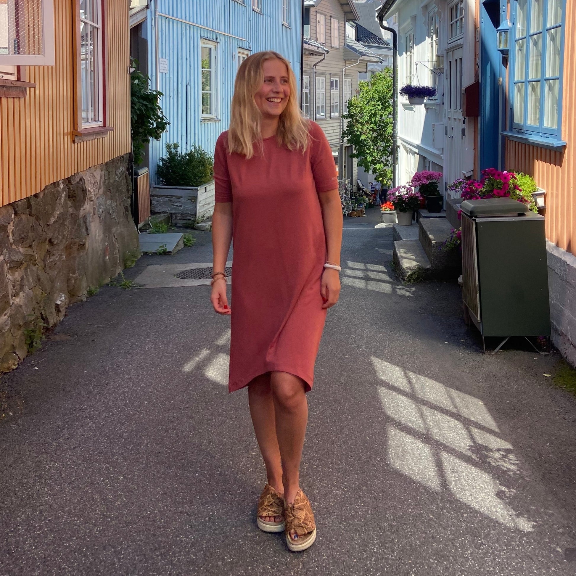 regeringstid Rykke batteri Lang T kjole – Bjørk Studio